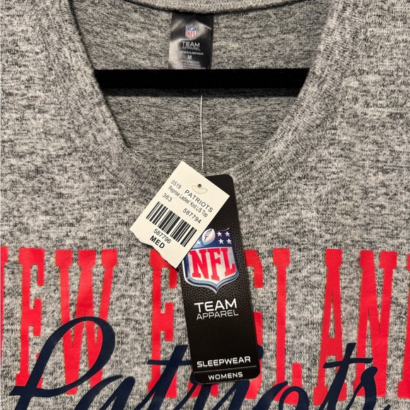 New England Patriots Long Sleeve Shirt - Picture 3 of 4